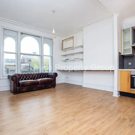 Image 5 - 134 Cavell Street, London, E1 2EE, United Kingdom - Apartment for rent