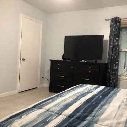 Rent this 1 bed house on 1214 Kingsbridge Rd in Houston, TX