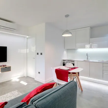 Rent this 1 bed apartment on Respiradouro in Rua Pinheiro Borges, 2610-025 Amadora