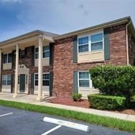 Buy this 1 bed condo on East Edgewood Drive in Lakeland, FL 33803