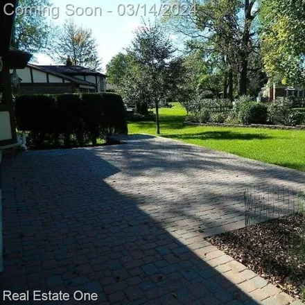 Image 5 - 6901 Northpoint Drive, Troy, MI 48085, USA - House for rent