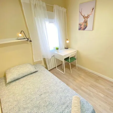 Rent this 2 bed room on Calle de Caunedo in 11, 28037 Madrid