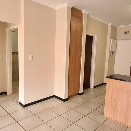 Image 5 - Featherbrooke Hills Retirement Village, Taxi Rank, Mogale City Ward 28, Krugersdorp, 1746, South Africa - Apartment for rent