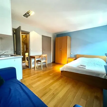 Rent this 1 bed apartment on Rue de la Briqueterie - Steenbakkerijstraat 42 in 1020 Laeken - Laken, Belgium