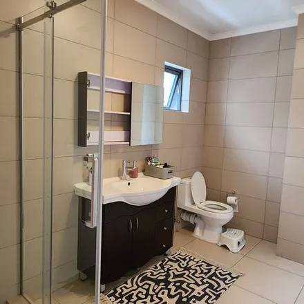 Rent this 3 bed apartment on unnamed road in Broadacres AH, Gauteng