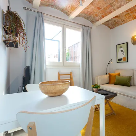 Image 6 - Carrer de Villarroel, 190, 192, 08036 Barcelona, Spain - Apartment for rent