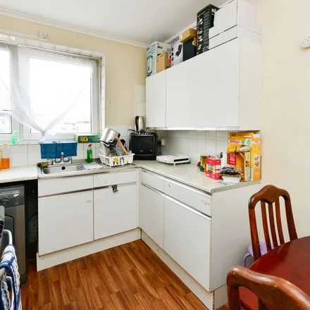 Image 2 - Wickford House, Wickford Street, London, E1 4HW, United Kingdom - Apartment for rent