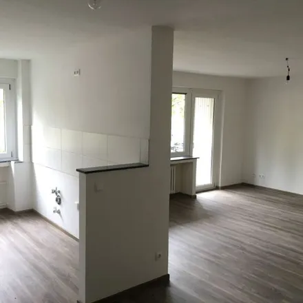 Image 3 - Kaiserswerther Straße 107, 47249 Duisburg, Germany - Apartment for rent