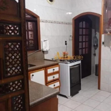 Buy this 4 bed house on Rua dos Lírios in Monte Belo, Taubaté - SP