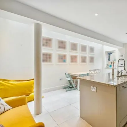 Buy this 5 bed townhouse on Tantallon Road in London, SW12 8DQ