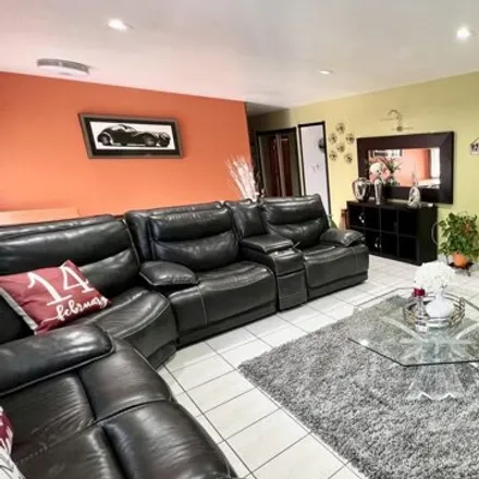 Image 5 - 438 Sussex Court, Buffalo Grove, IL 60089, USA - House for sale