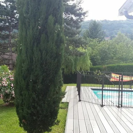 Rent this 7 bed apartment on 3 Rue du Puits d'Ouillon in 69660 Collonges-au-Mont-d'Or, France