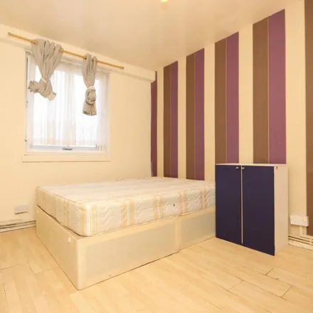 Rent this 3 bed apartment on Norton House in Mace Street, London