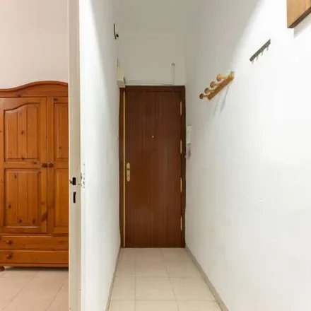 Image 5 - Carrer de Campoamor, 46021 Valencia, Spain - Apartment for rent
