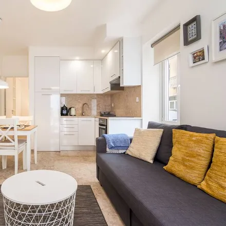 Rent this studio apartment on Rua Afonso Domingues 23 e 27