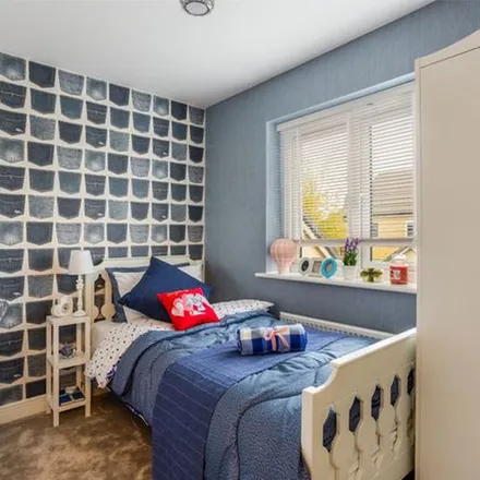 Rent this 5 bed apartment on Duke Crescent in Rudloe, SN13 0ER