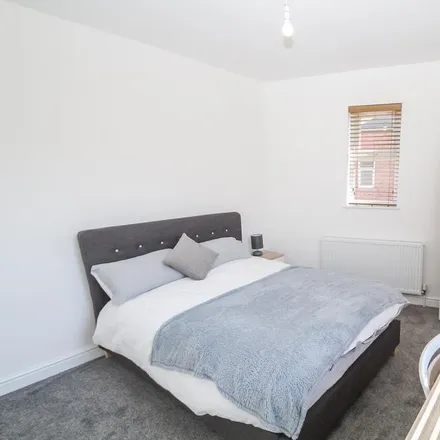 Image 7 - 195 Norwood View, Leeds, LS6 1DX, United Kingdom - House for rent