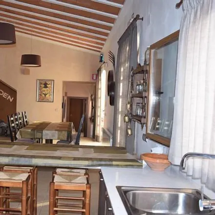 Rent this 4 bed townhouse on 43500 Tortosa