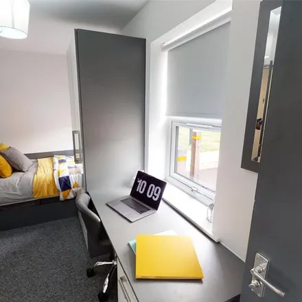 Rent this studio apartment on 1 Kingsway in Coventry, CV2 4FE