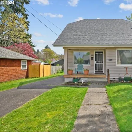 Buy this 3 bed house on 9244 North Tioga Avenue in Portland, OR 97203