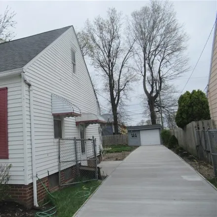 Image 3 - 1333 Craneing Road, Wickliffe, OH 44092, USA - House for rent