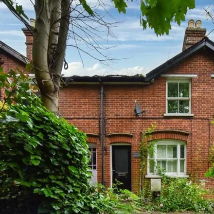 Rent this 2 bed townhouse on Oxford Road in Marlow, Buckinghamshire