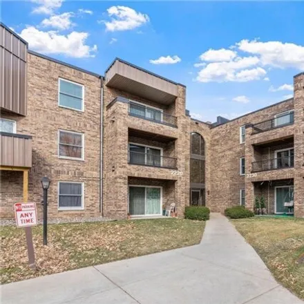 Buy this 2 bed condo on 2285 Midland Grove Road in Roseville, MN 55113