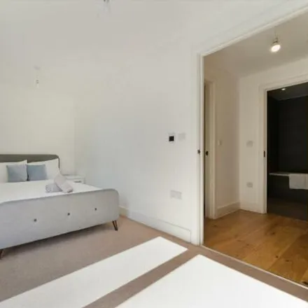 Image 9 - 217 Tabard Street, Bermondsey Village, London, SE1 4UR, United Kingdom - Apartment for rent