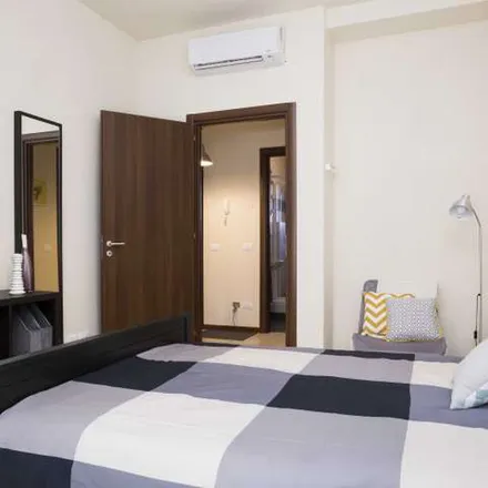 Rent this 4 bed apartment on Stud. Ass dr. Capuano dr. Cortellazzi in Via privata dei Martinitt, 7