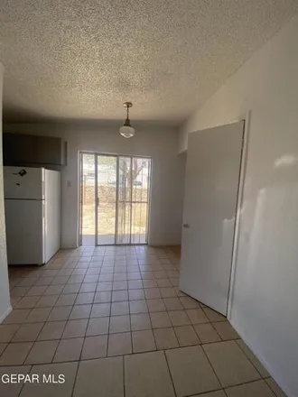 Image 5 - 8913 Ankerson St Apt B, El Paso, Texas, 79904 - House for rent