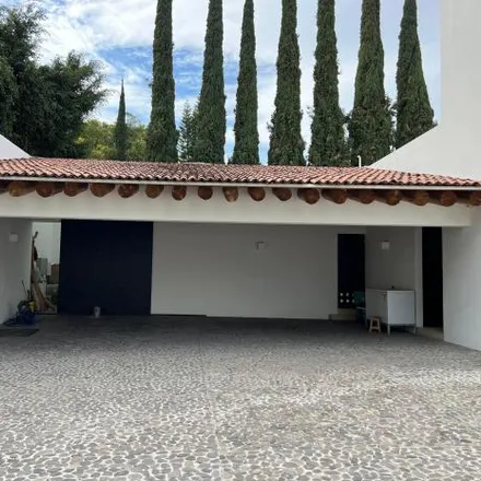 Buy this 5 bed house on 1era de Fresnos in Delegación Félix Osores, 76100 Querétaro