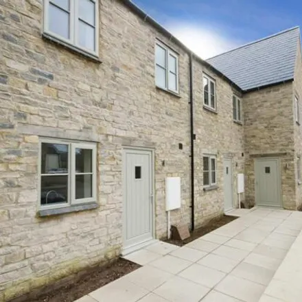 Buy this 3 bed townhouse on Manor Mews in Brackley, NN13 6FY