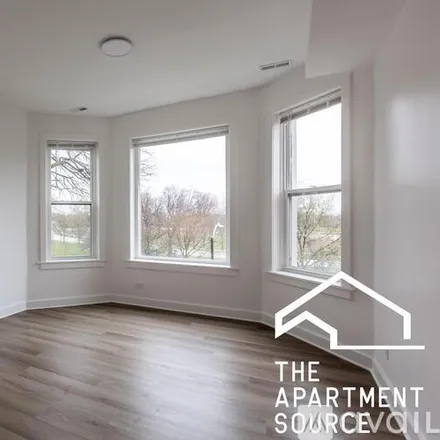 Rent this 3 bed apartment on 1456 N Kedzie Ave