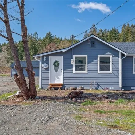 Buy this 3 bed house on Columbus Street in Woodlawn, Hoquiam
