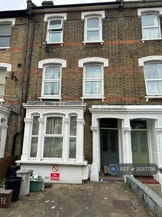 Rent this 1 bed house on 54 Saint Thomas's Road in London, N4 2QW
