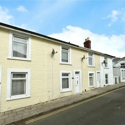 Buy this 2 bed townhouse on 8 Orchardleigh Road in Shanklin, PO37 7NP