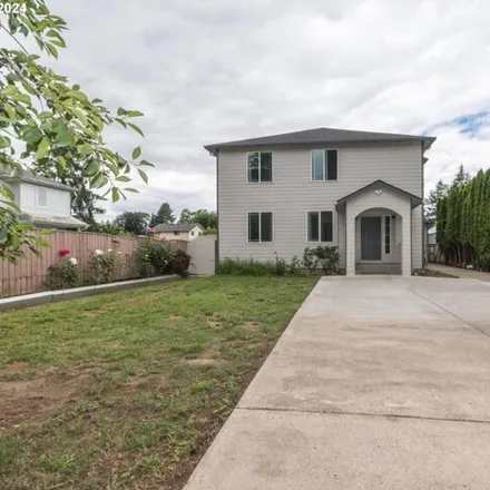 Buy this 5 bed house on 2721 SE 167th Ave in Portland, Oregon