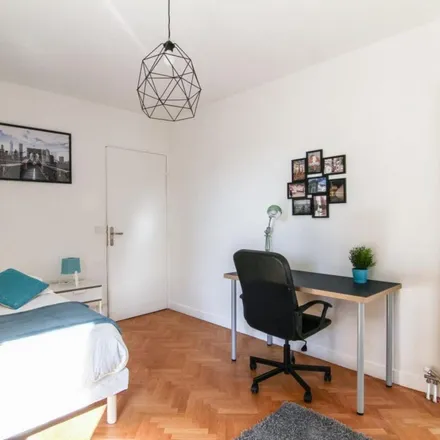 Image 7 - 7 Avenue de l'Alsace-Lorraine, 92500 Rueil-Malmaison, France - Apartment for rent