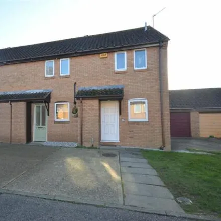Buy this 2 bed townhouse on Aiston Place in Aylesbury, HP20 2BS