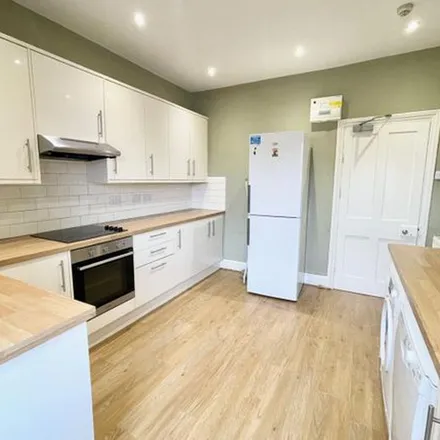 Rent this 3 bed apartment on 2 All Saints Road in Bristol, BS8 2JE