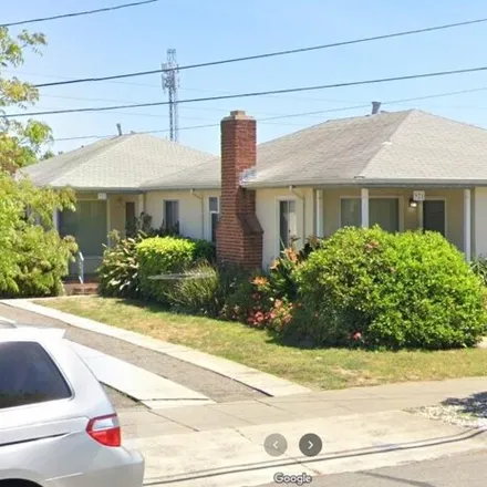 Rent this 2 bed house on Big E Automotive in 310 9th Avenue, San Mateo