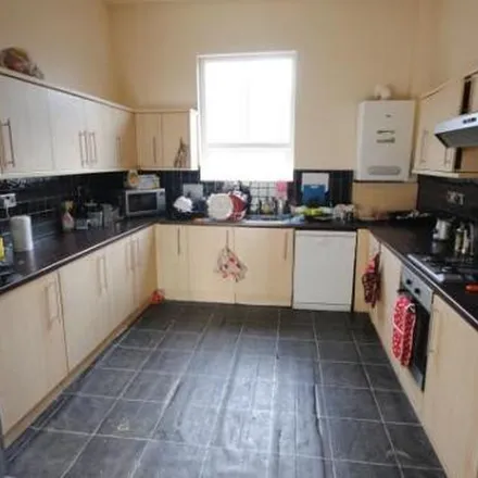 Rent this 1 bed apartment on Kensington Terrace in Leeds, LS6 1BW