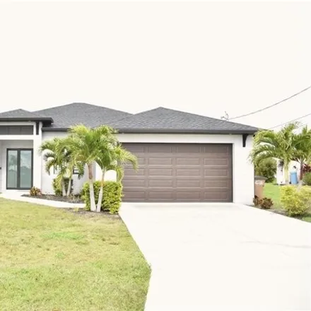 Image 2 - 629 Ne 4th Ter, Cape Coral, Florida, 33909 - House for sale