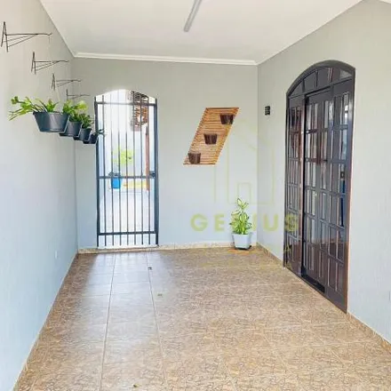 Buy this 3 bed house on Rua Dagoberto Ferraz dos Santos in Alpes, Londrina - PR