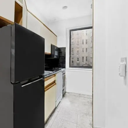 Image 2 - 315 East 77th Street, New York, NY 10075, USA - Apartment for sale