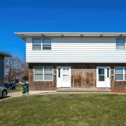 Buy this studio house on 3354 West 18th Street in Davenport, IA 52804