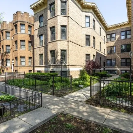 Rent this 2 bed condo on 842-846 West Newport Avenue in Chicago, IL 60657