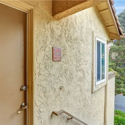 Image 2 - East Mission Road, San Marcos, CA 92069, USA - Condo for sale