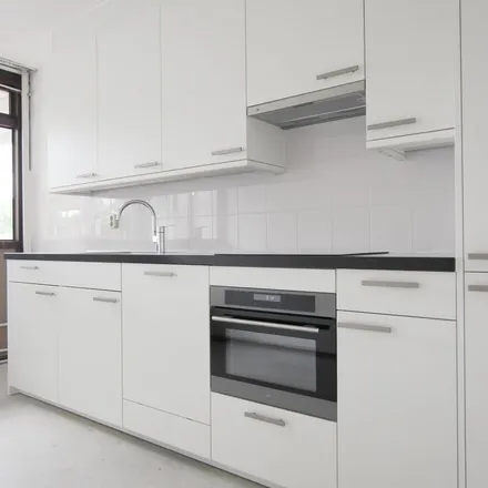 Rent this 4 bed apartment on Joliotflat in Joliotplaats, 3069 TN Rotterdam