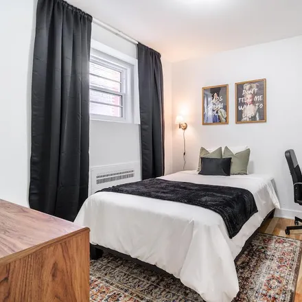 Rent this 3 bed room on 1575 Av. Summerhill in Montréal, QC H3H 1C5